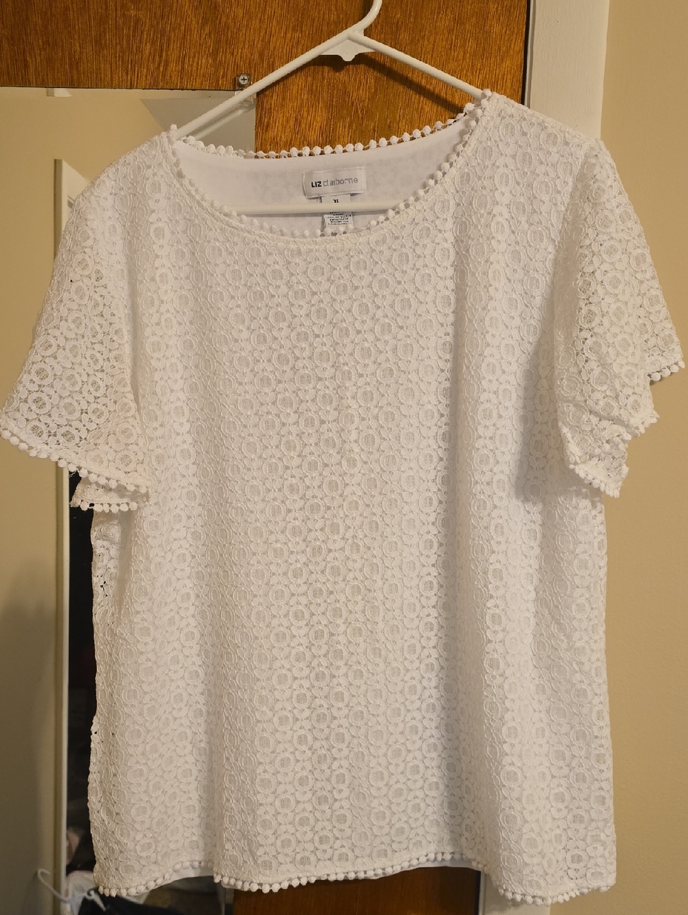 Liz Claiborne White Lace Eyelet Short Sleeve Top
